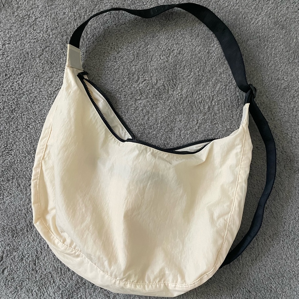 COPY - Baggu large nylon crescent bag